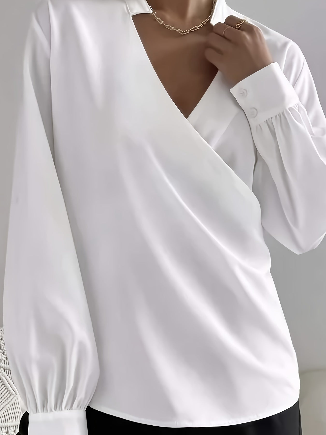 Elegant Notched V-Neck Shirt for Women – Timeless Sophistication